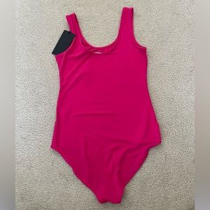 NWT gibsonlook Scoop Neck Bodysuit • Size XXS • Pink (Fuschia-Hot Pink)